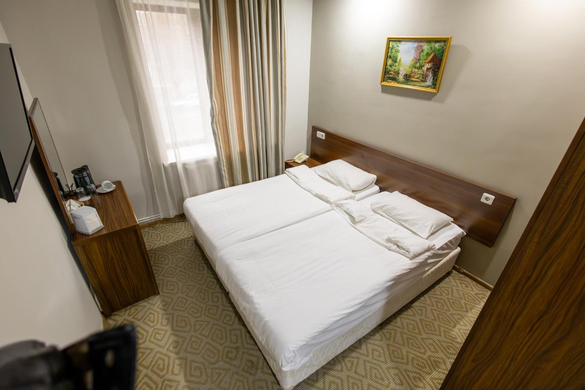 Gyumri Hotel Exterior photo